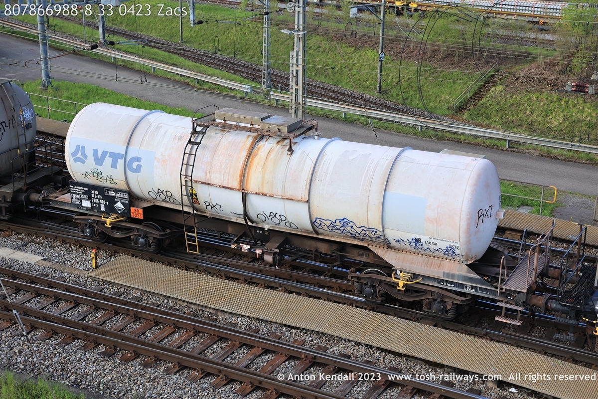 807866988-8_33 0423 Zacs.JPG